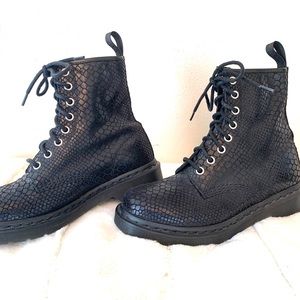 Rare Snakeskin Dr Martens BRAND NEW!